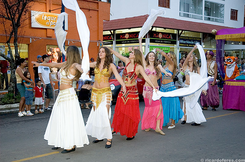 Desfile durante a ChocoFest